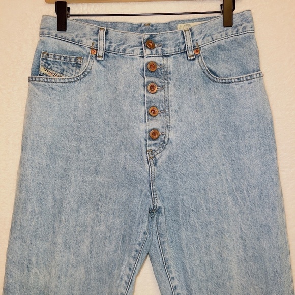 Diesel Light Wash Denim Button Front High Rise Regular Boyfriend Jeans size 27 - Picture 5 of 7